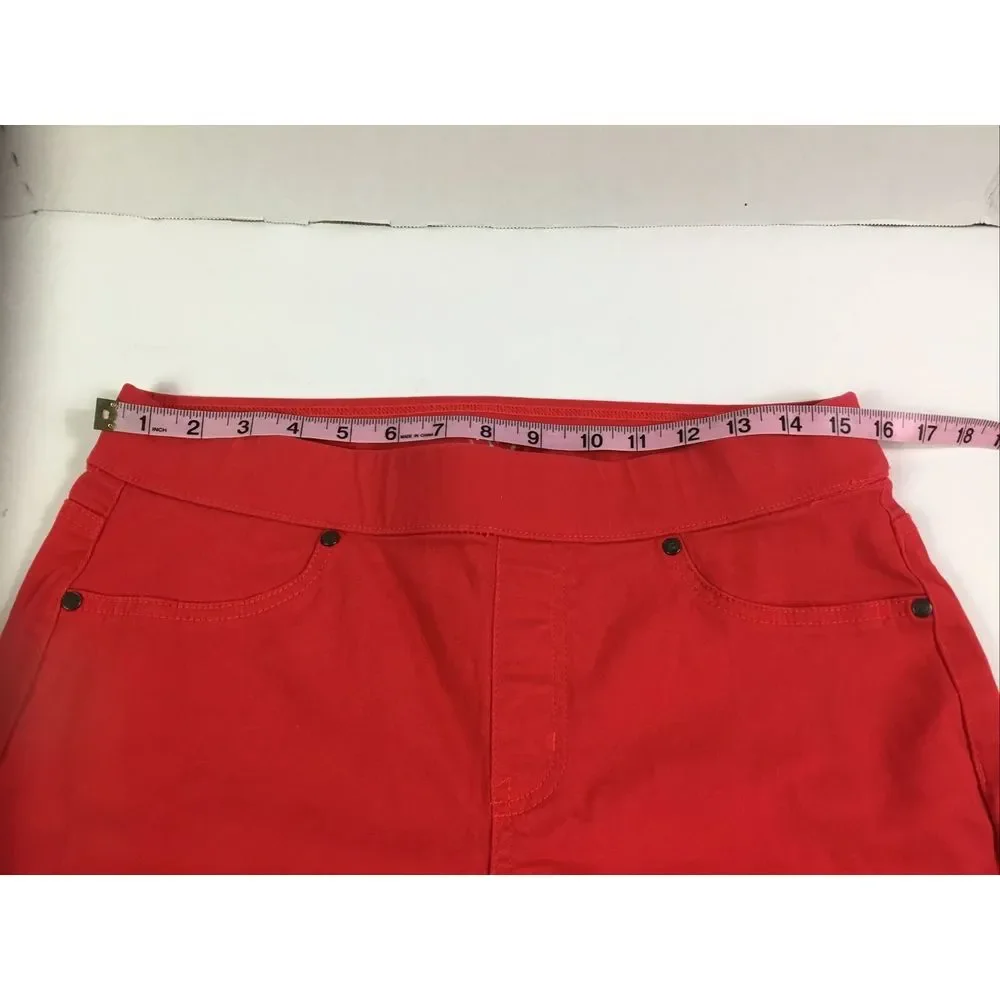 New Direction red Chino Womens Booty Shorts Size 10 med rise stretch pull‎ on